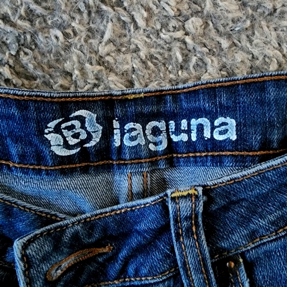 Laguna Jeans - Picture 3 of 4